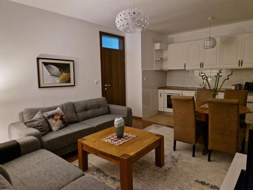 Dapur atau dapur kecil di C Street Apartment