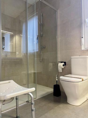 Ένα μπάνιο στο Apartamentos Adarve