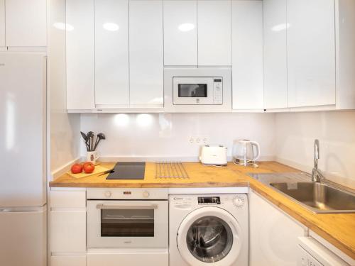 Apartment Los Geraneos de Capistrano by Interhome