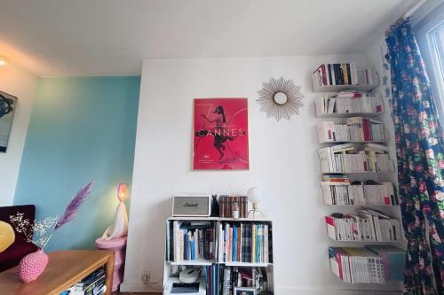 Photo de la galerie de l'établissement Studio of 25 m2 with balcony Boulogne-Billancourt, à Boulogne-Billancourt