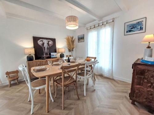 Χώρος καθιστικού στο Holiday Home Plage- port et commerces à 2 pas by Interhome