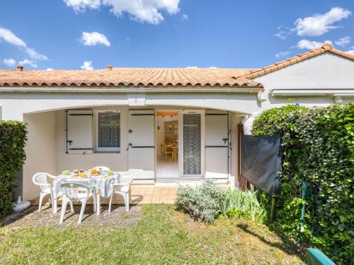 Apartment Maylis-2 by Interhome