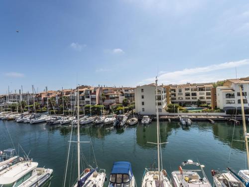 Apartment Les Pêcheurs by Interhome