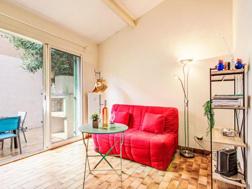 Χώρος καθιστικού στο Holiday Home Les Coraux-16 by Interhome
