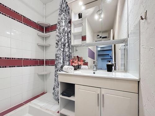 Apartment Le Lagon Bleu-6 by Interhome