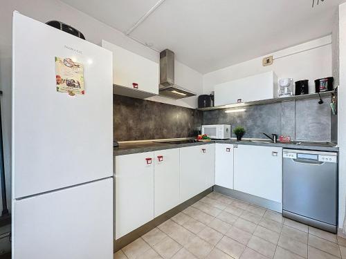 Apartment Le Lagon Bleu-6 by Interhome