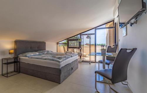 Beautiful Apartment In Medulin With Swimming Pool