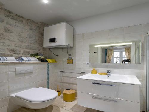 L & L Old Town Apartments - Studio Apartment Lacroma
