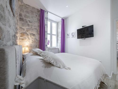 L & L Old Town Apartments - One bedroom Apartment Lavander