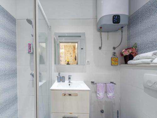 L & L Old Town Apartments - One bedroom Apartment Lavander