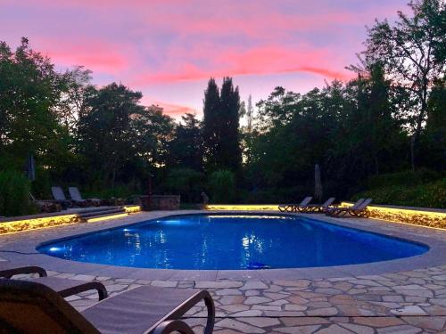 Πισίνα στο ή κοντά στο Charming Estate Dordogne with Pool