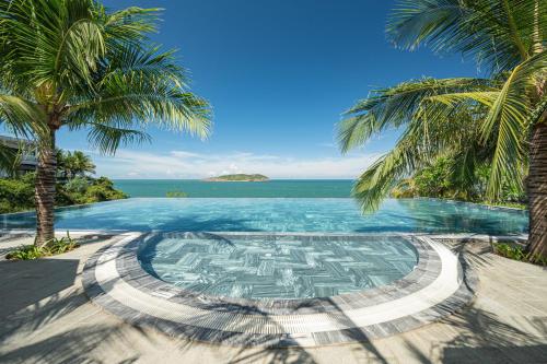 Bazén v ubytování Quy Nhon Sea Resort nebo v jeho okolí