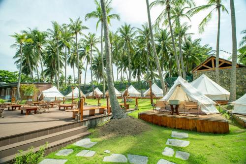 Jardín al aire libre en Nirvana Beach Villages