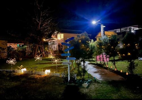 Κήπος έξω από το The Little Clay House (Huahin)