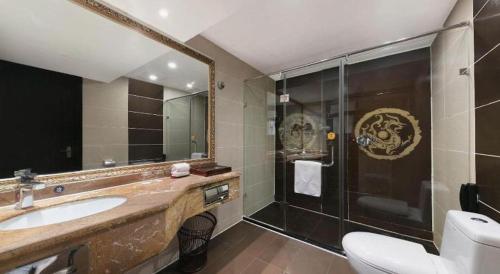 Koupelna v ubytování Dengfeng Chanwu Hotel