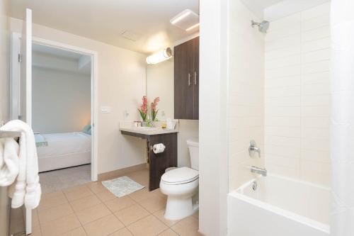 Bilik mandi di ViewPoint Suites