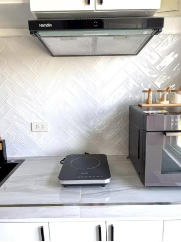 Кухня или мини-кухня в Boutique Studio in Laoag City
