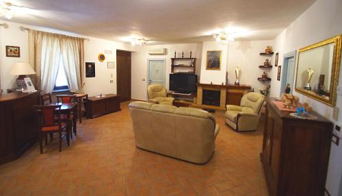 Χώρος καθιστικού στο Agriturismo La Valle dei Fiori di Bellucci Rosanna