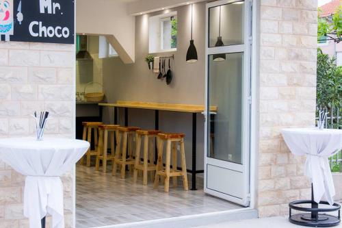 Kuchyň nebo kuchyňský kout v ubytování Apartments Danijela
