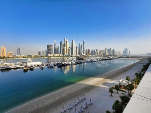 Brand New 1BR , Fully Furnished