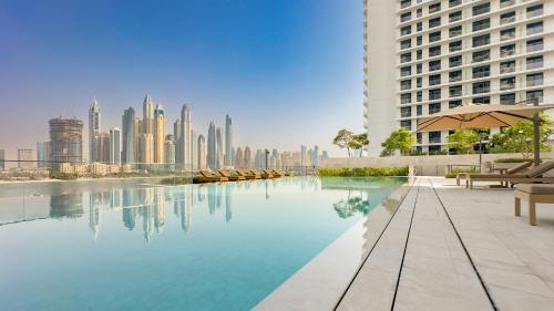 Escape24 Luxury 1BR with Sea View and Beach Access, Dubai Harbour