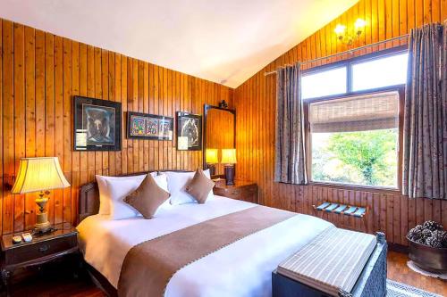 Ένα ή περισσότερα κρεβάτια σε δωμάτιο στο Bliss 3 Bedroom Villa Nainital Hills