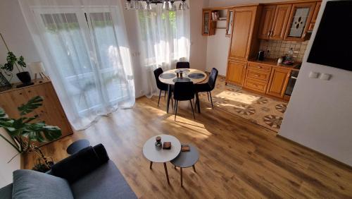 Apartament z ogródkiem