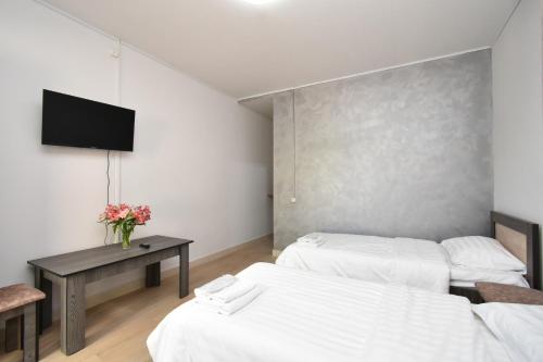 Fotografie z fotogalerie ubytování Runway Rooms v destinaci Zvartnots International Airport