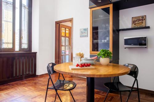 GuestHost - Charming Apartment 7 stops from Duomo