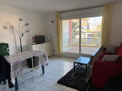 Photo de la galerie de l'établissement APPARTEMENT PROCHE DE LA PLAGE ROCHELONGUE DANS UNE RESIDENCE AVEC PISCINE, au Cap d'Agde