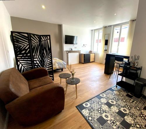 Brown Cosy Loft Centre