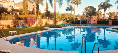 Swimmingpoolen hos eller tæt på Townhouse Puerto Banus
