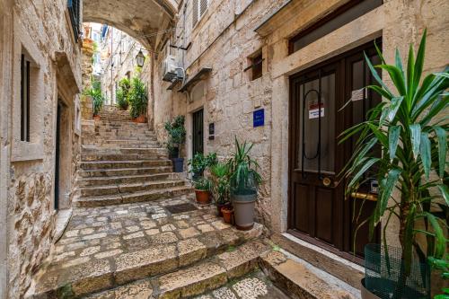 Apartman Neve