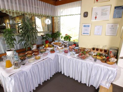 Jídlo v hotelu nebo okolí