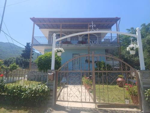 Nespecifikovaný výhled na hory nebo výhled na hory při pohledu z apartmánu