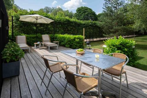 Κήπος έξω από το Pond Lodge - Hot Tub Stay with Views & Log Burner