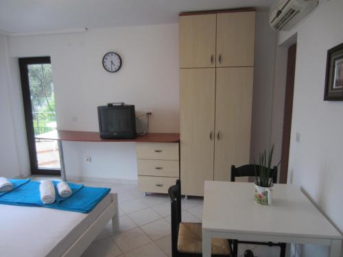 Una cama o camas en una habitación de Apartments Minja Nerin