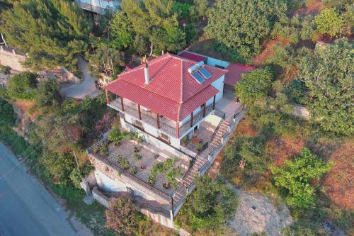 Bangunan di mana terletaknya rumah percutian