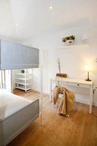 Modern Apartment in Alicante Old Town - City Center - 300mt to the beach