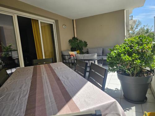 Photo de la galerie de l'établissement T3 Grande Terrasse, Métro Perrier, à Marseille