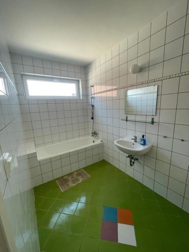 Gallery image of Tabán Vendégház in Balatonlelle