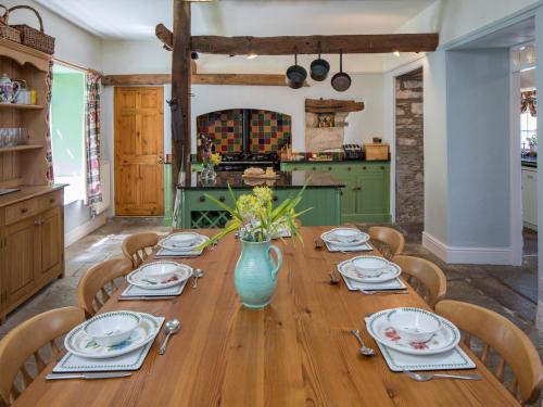 Η κουζίνα ή μικρή κουζίνα στο 6 bed property in Truro TRETM