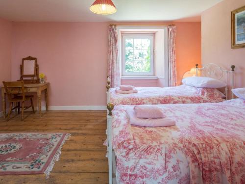 Ένα ή περισσότερα κρεβάτια σε δωμάτιο στο 6 bed property in Truro TRETM