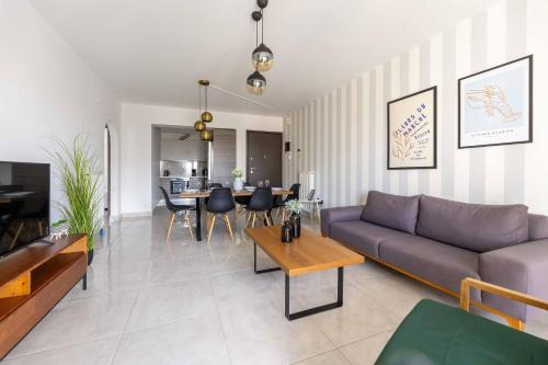 Modern Apartment in Piraeus Port D2