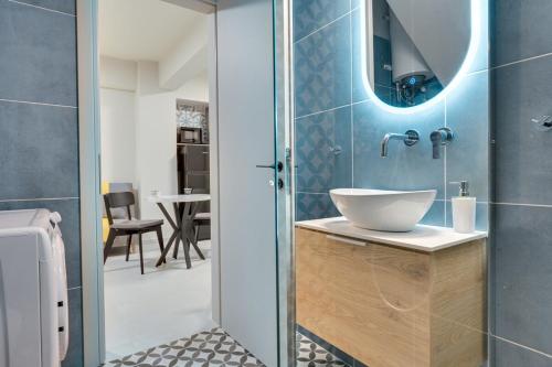 Urban Nest in Trendy Koukaki