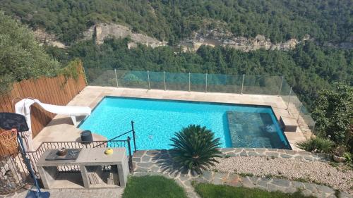 Nuit insolite avec jacuzzi privatif et piscine