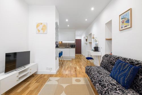Nice Renting - 5 Massena - Elegant Air-Conditioned Cocoon Quiet Patio Massena