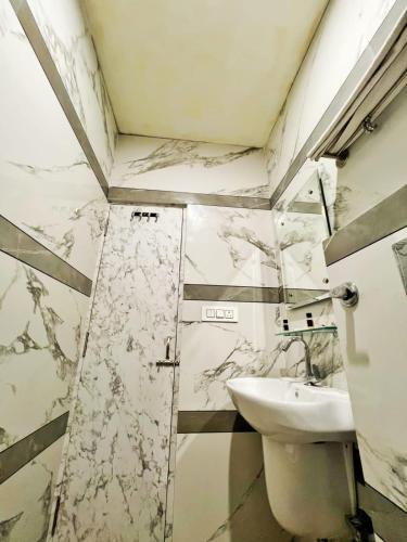 Gallery image of HOTEL KAILASH REGENCY - Luxury Rooms Near Railway Station and Bus Terminal Ludhiana in Ludhiana