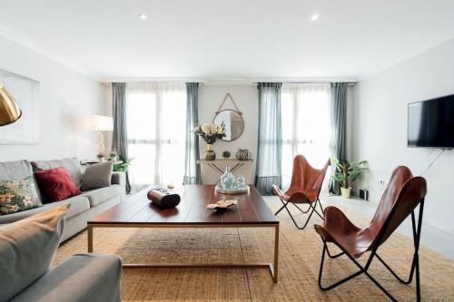 Impressive apartment next to The Cathedral