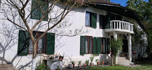 Imagen de la galería de Casa Marza, en Ghioroc